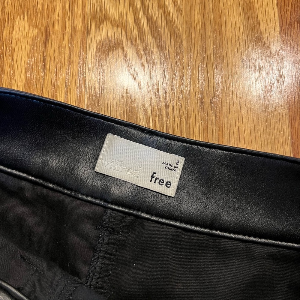 Wilfred Oracle Leather Pant View 4